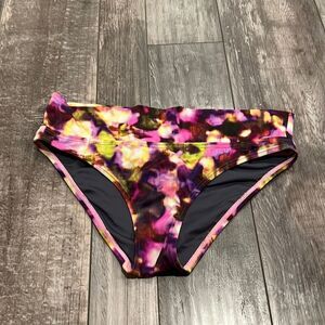 Victoria’s Secret high rise bikini bottoms size medium